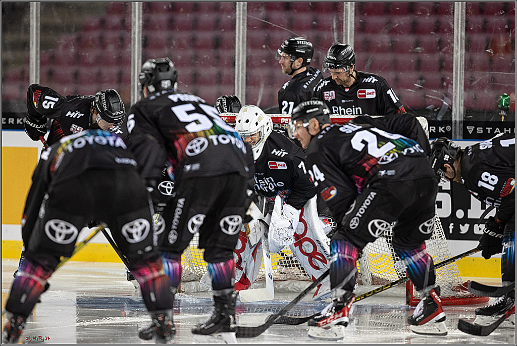 PENNY DEL;  Kölner Haie - Fischtown Pinguins; Köln, 22.12.2022